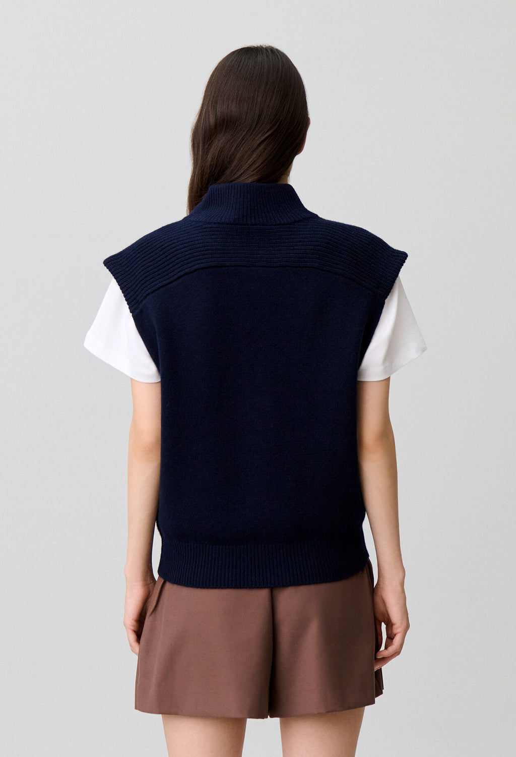 Sleeveless wool jumper